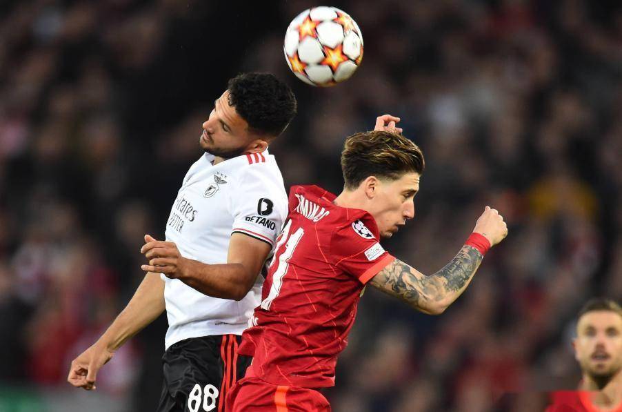 世界杯下注-英超：安菲尔德之战，争四红军主场迎战保级铁锤帮，伤病名单与历史交锋数据成焦点